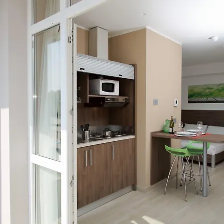 优渥公寓式酒店 4*